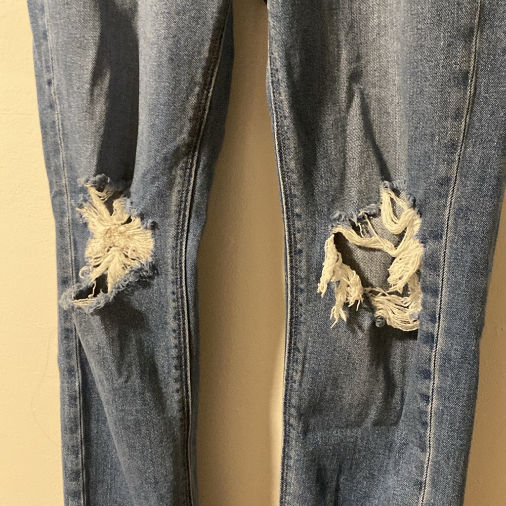 American Eagle Light Wash Distressed Mom Jeans (2 Regular) - Picture 5 of 9